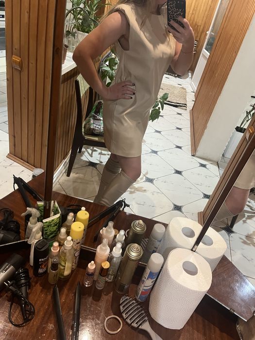 Плаття     бежеве