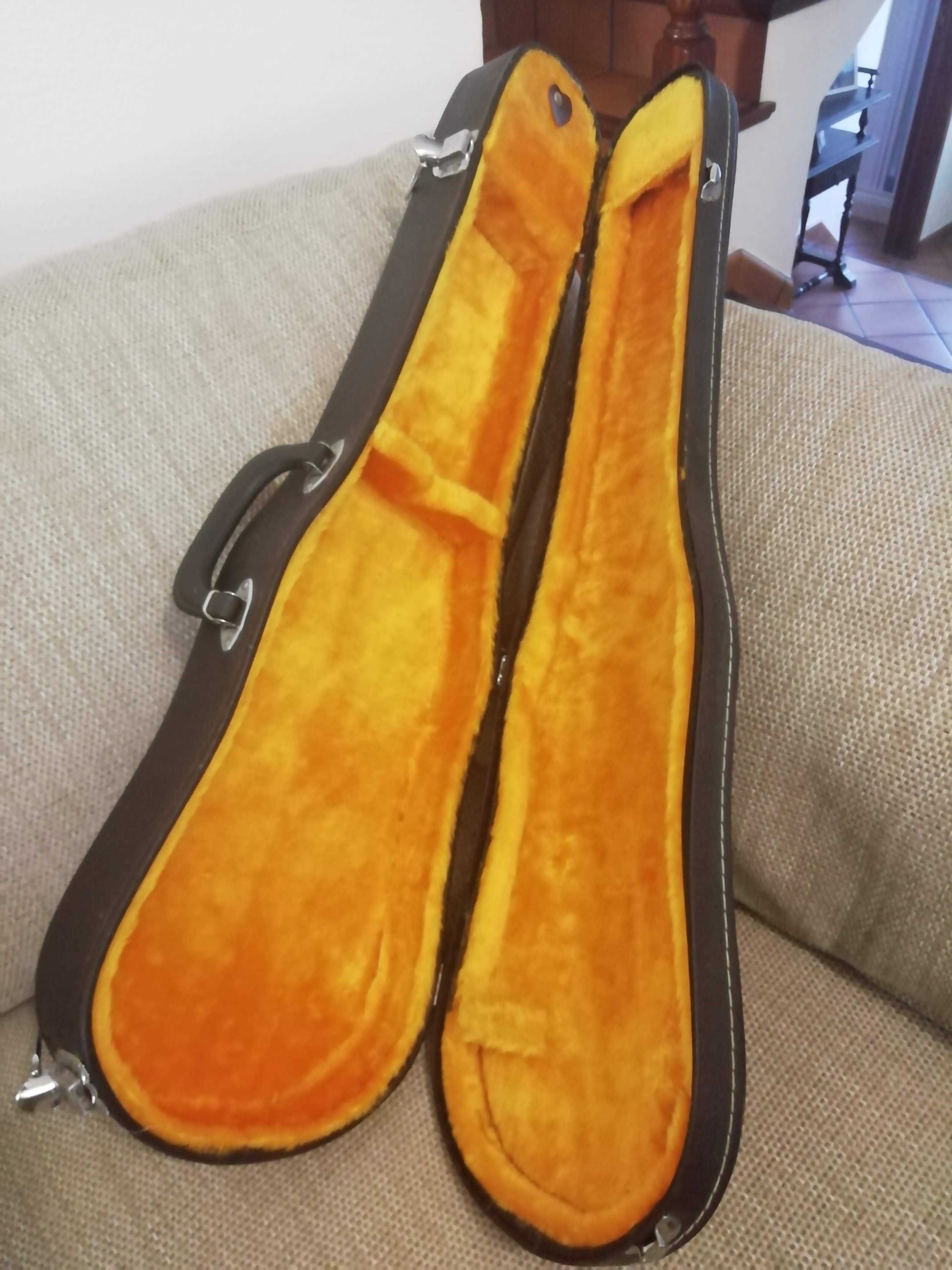 Caixa de Violino bem estimada e  pouco usada