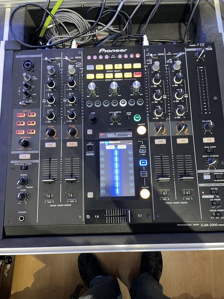PIONEER DJM 2000 nexus com FlightCase