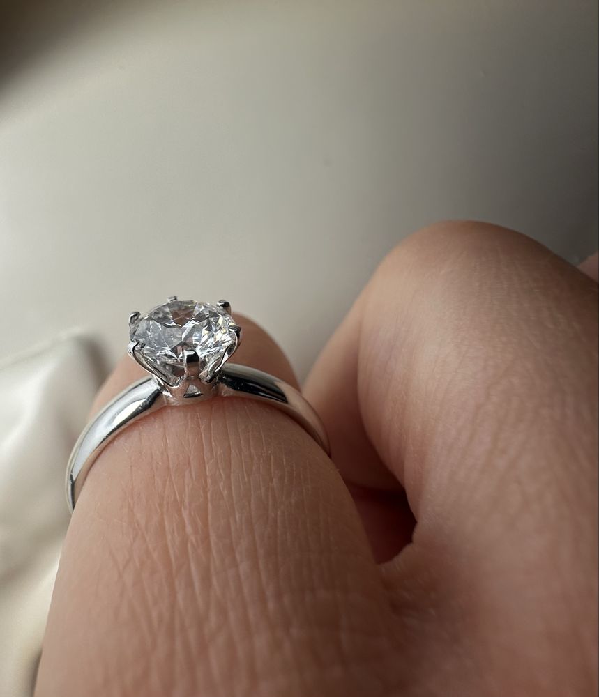 Золота каблучка з CVD діамантом,1.03 ct.,2/3,16.8 роз.750 проба,4 грам