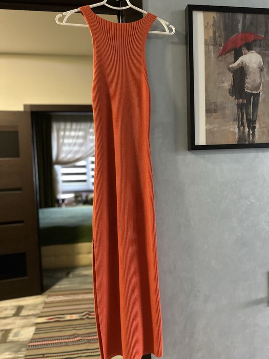Довга сукня морквяного кольору