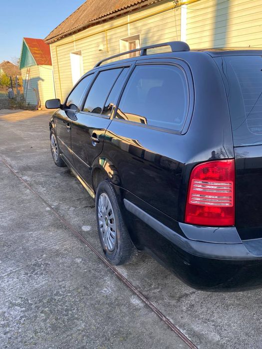 Шкода тур в гарному стані