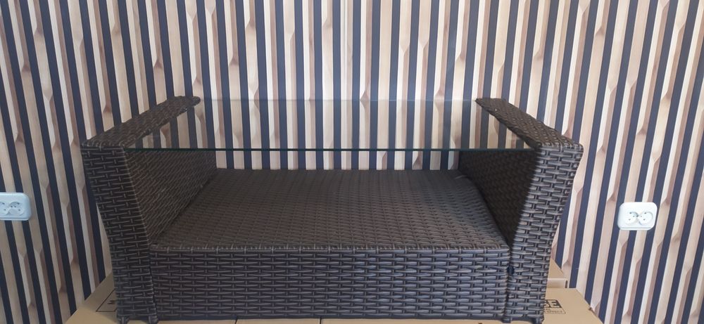 Stolik kawowy z rattanu