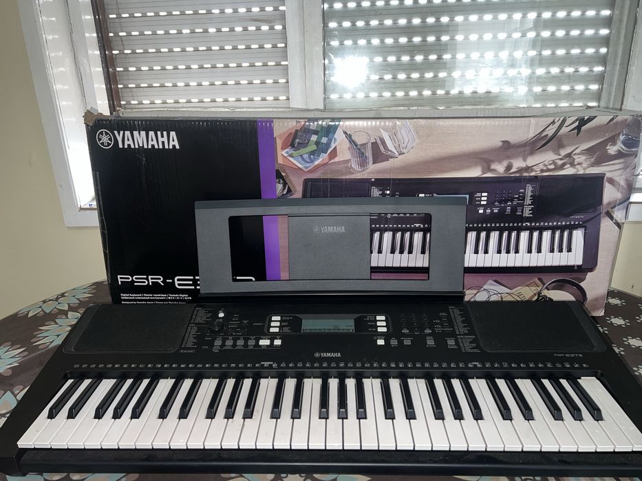 Yamaha PSR-E373 excelente estado  – € 190