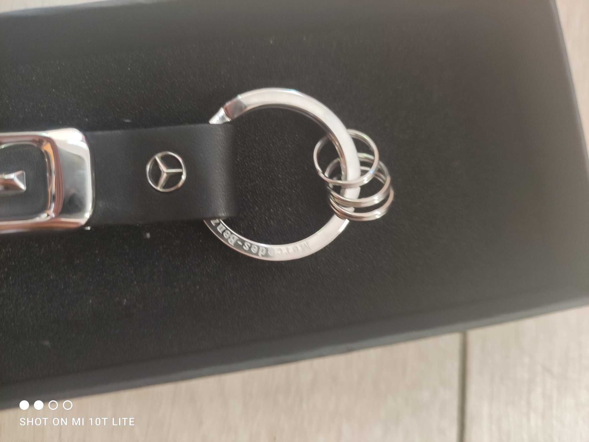 Nowy oryginalny brelok do kluczy Mercedes-Benz G ekskluzywny