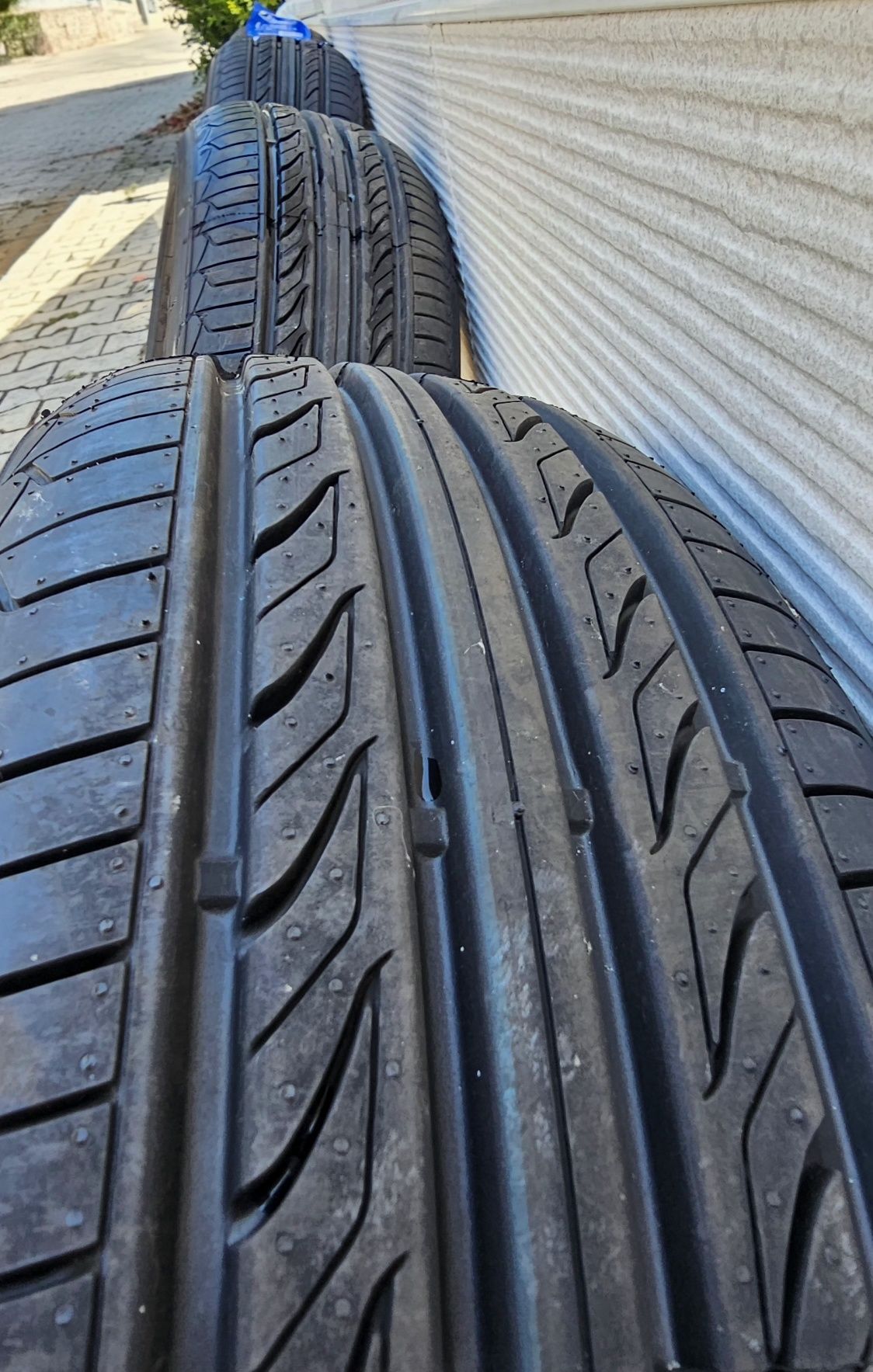 Pneus NOVOS 175/70R14