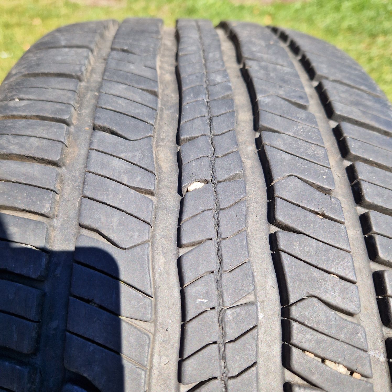Opony wielosezonowe BFgoodrich USA 235/40/19  2021r