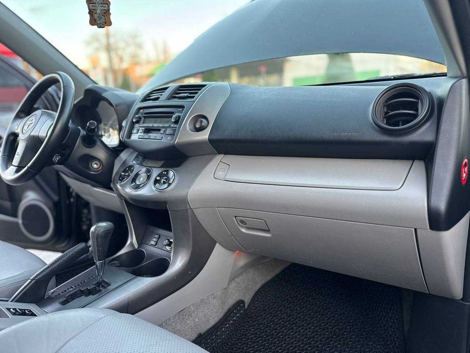 Продам Toyota RAV