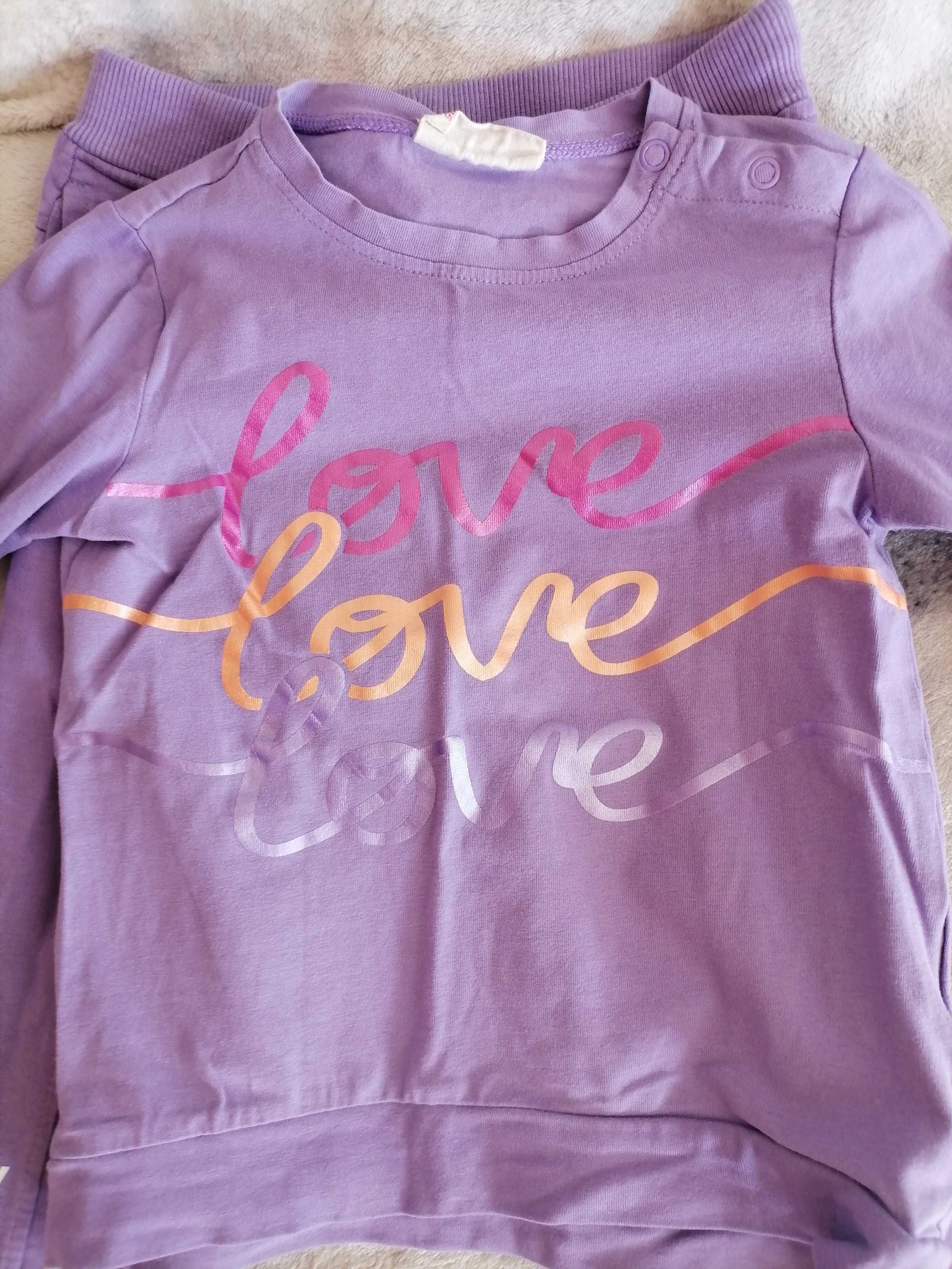 Komplet dziewczęcy Coccodrillo dres napis "love" fiolet 98 st. idealny