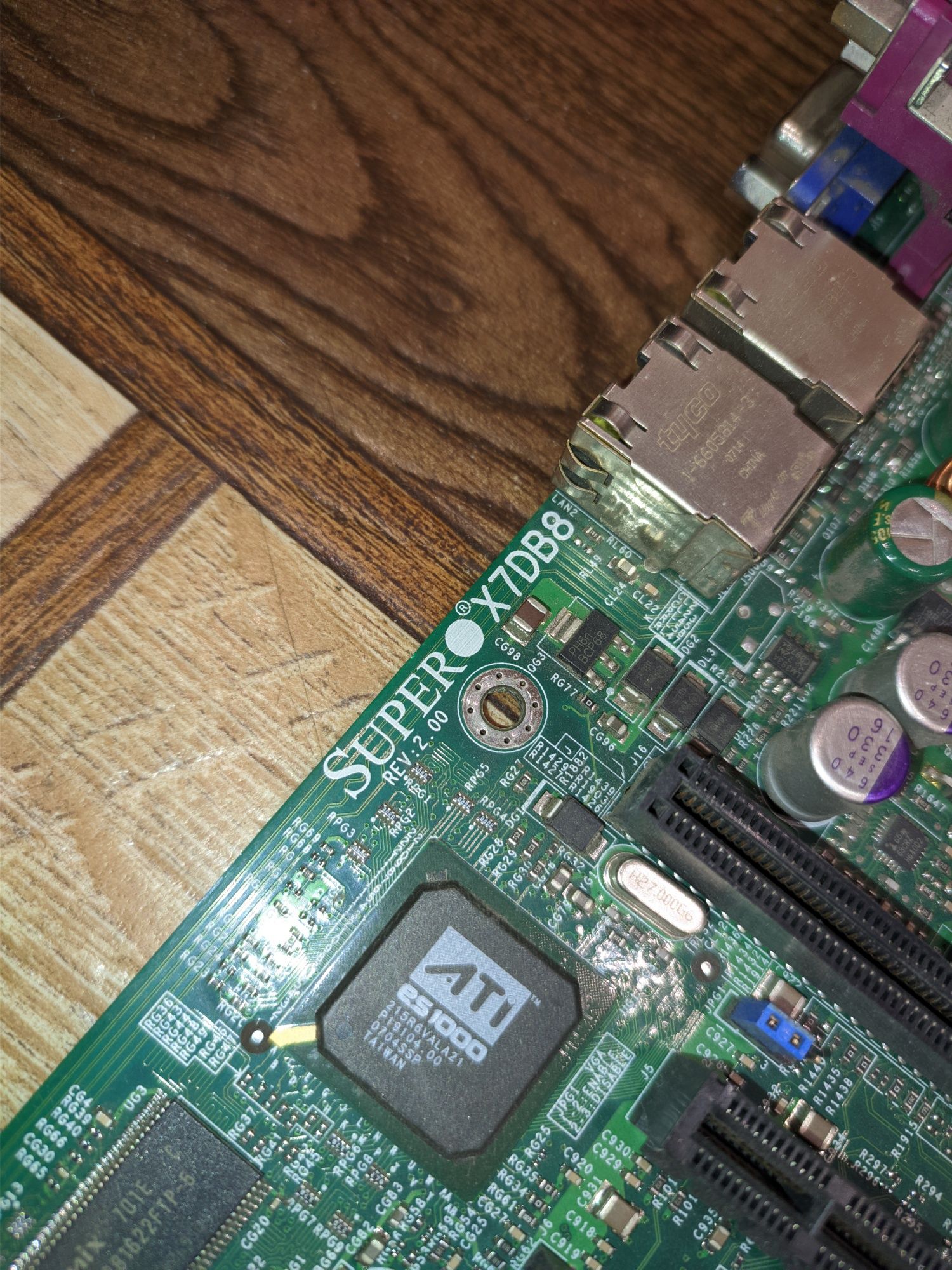 Supermicro X7DB8