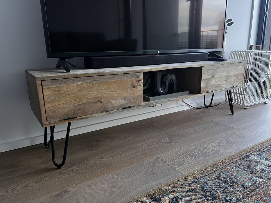 Movel Tv Sklum como novo