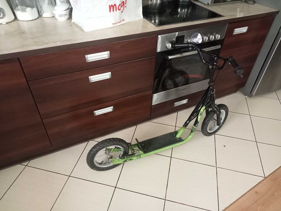 Hulajnoga na pompowanych kolach