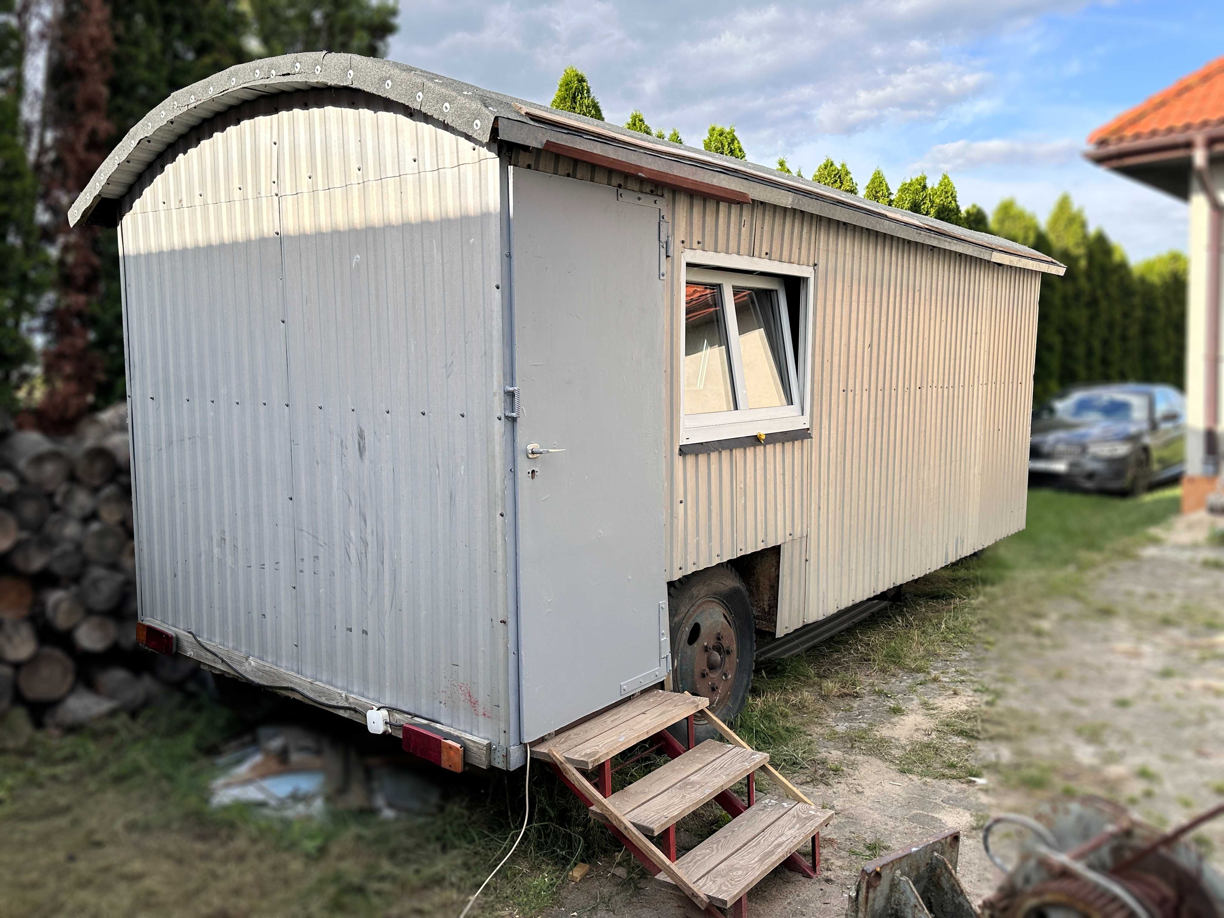 Barakowóz, przyczepa mobilna, barak na kołach, PO REMONCIE 6x2.4m