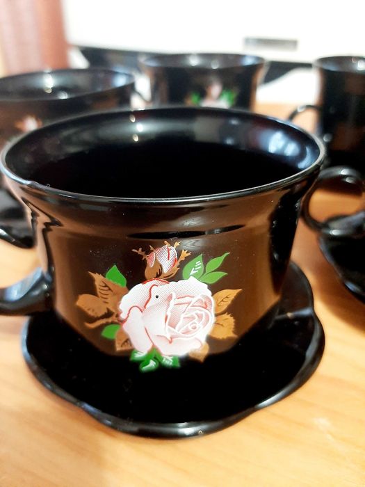 Чашка с блюдцем. Бесплатно