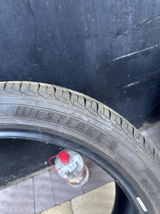 Продам шини розмір 245/40 18R