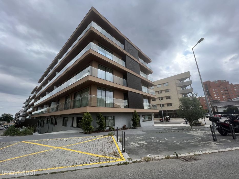 T2 com Lugar de Garagem - Como Novo