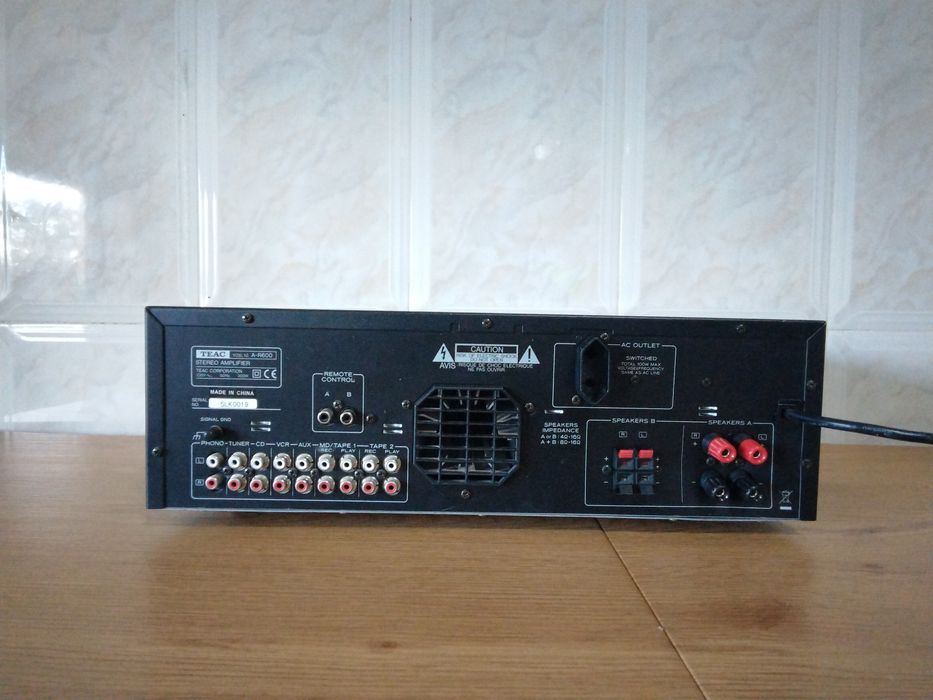 Amplificador integrado Teac A-R600