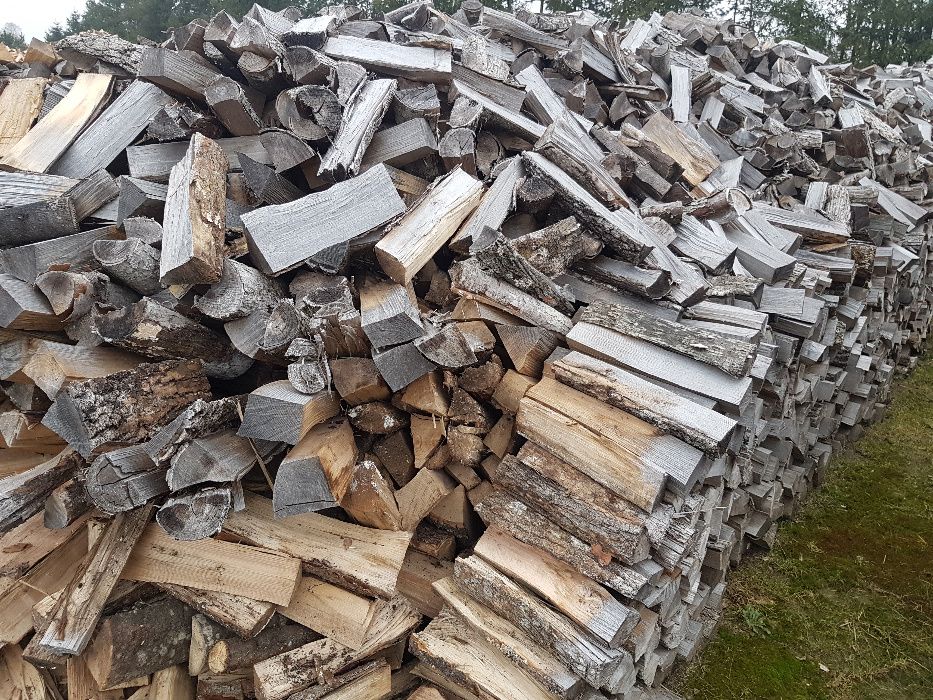 drewno kominkowe suche sezonowane