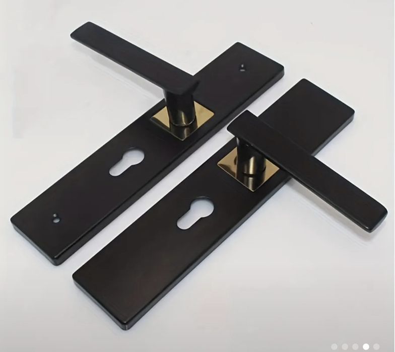 Conjuntos de puxadores com fechadura e chaves – NOVOS! 5 unidades