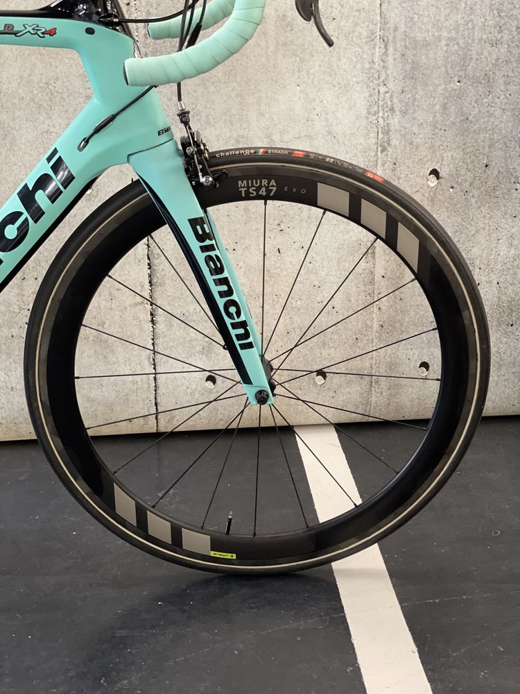 Szosa Bianchi Oltre XR4 celeste Campagnolo 61 cm