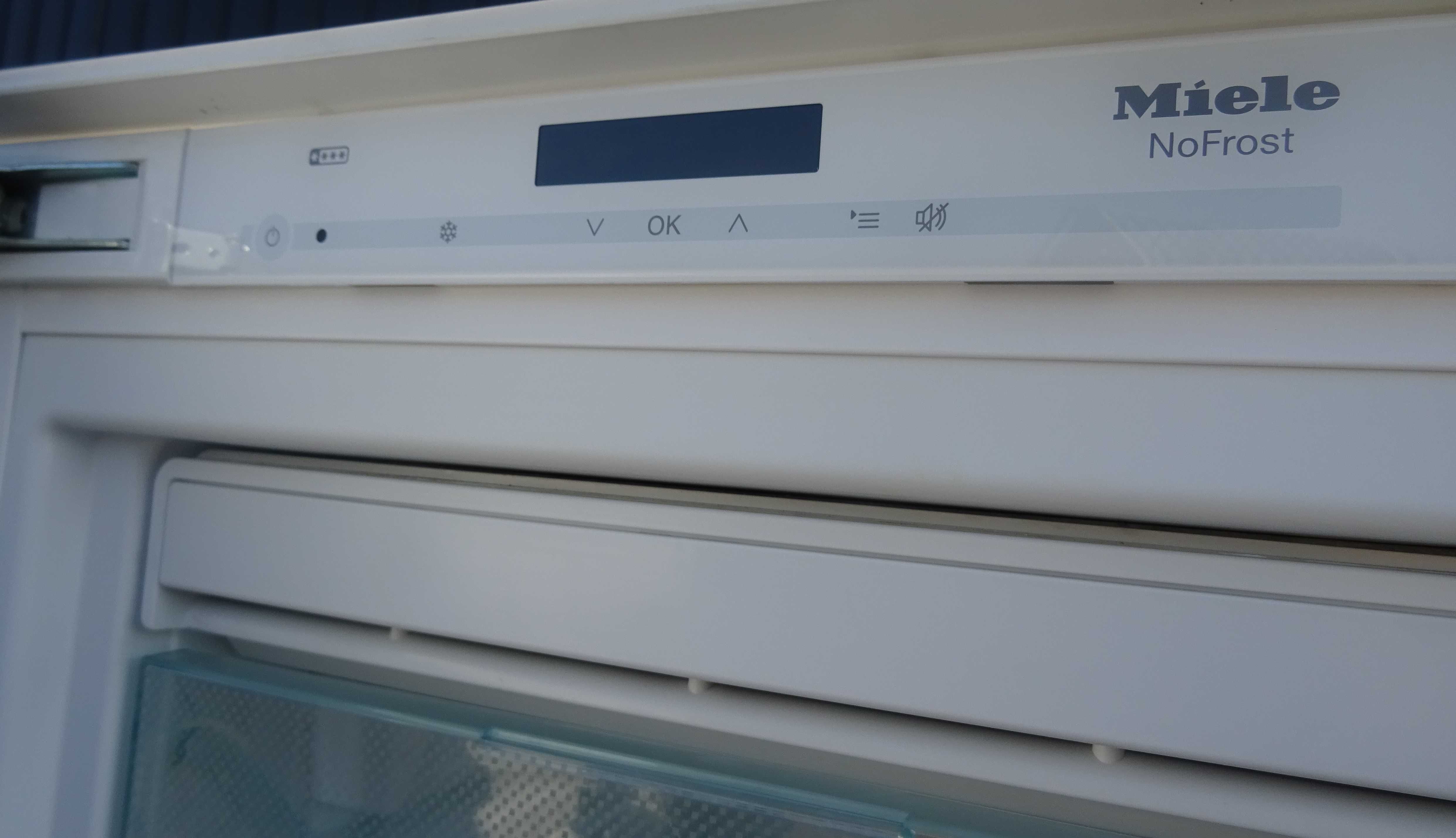 2.Zamrażarka szufladowa Miele FNS 37402 i ,poj.210L, 8 szuflad
