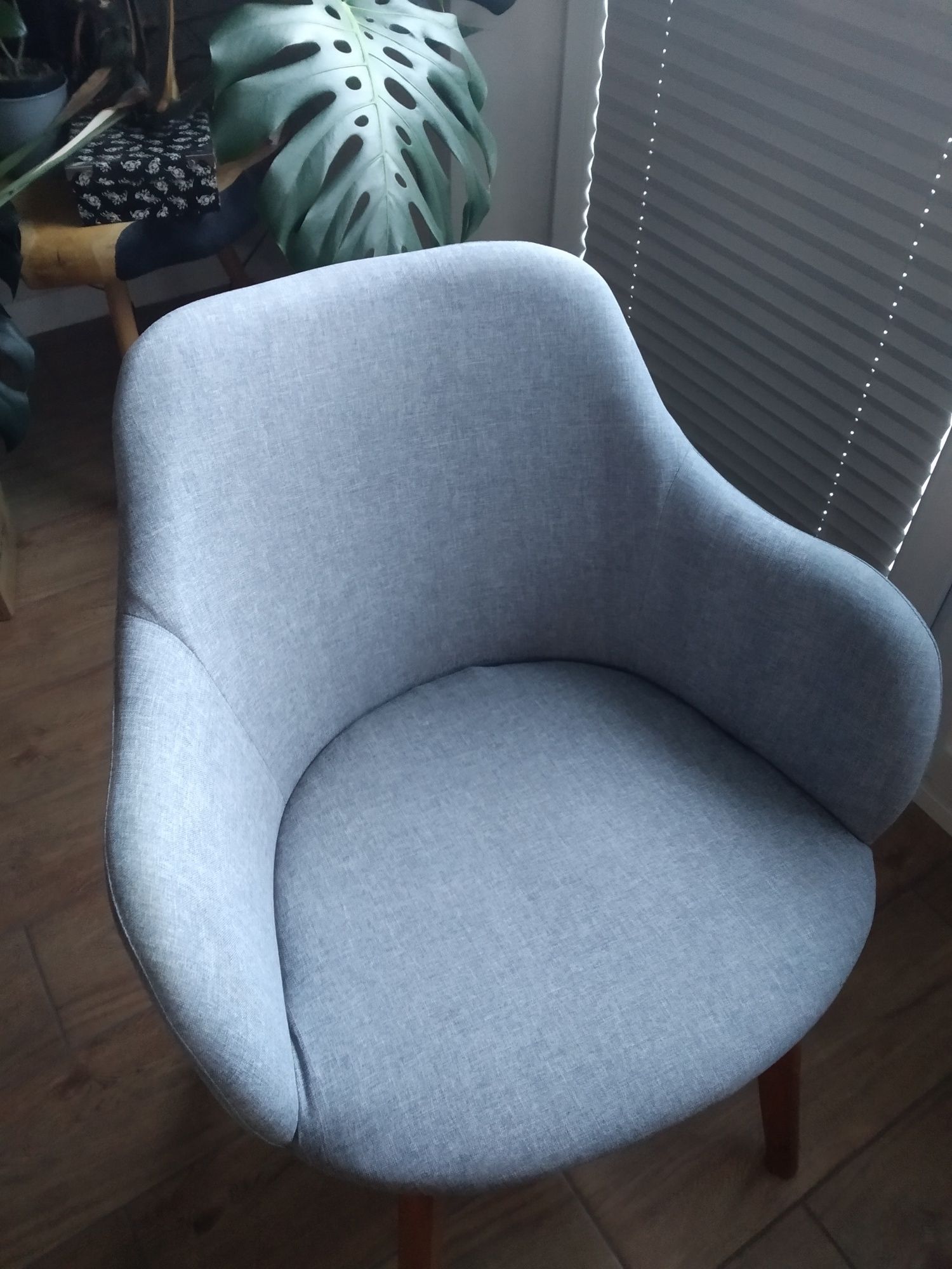 Krzesła tapicerowane Kare Design