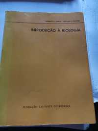Vários livros de estudo universitário da Calouste Gulbenkian