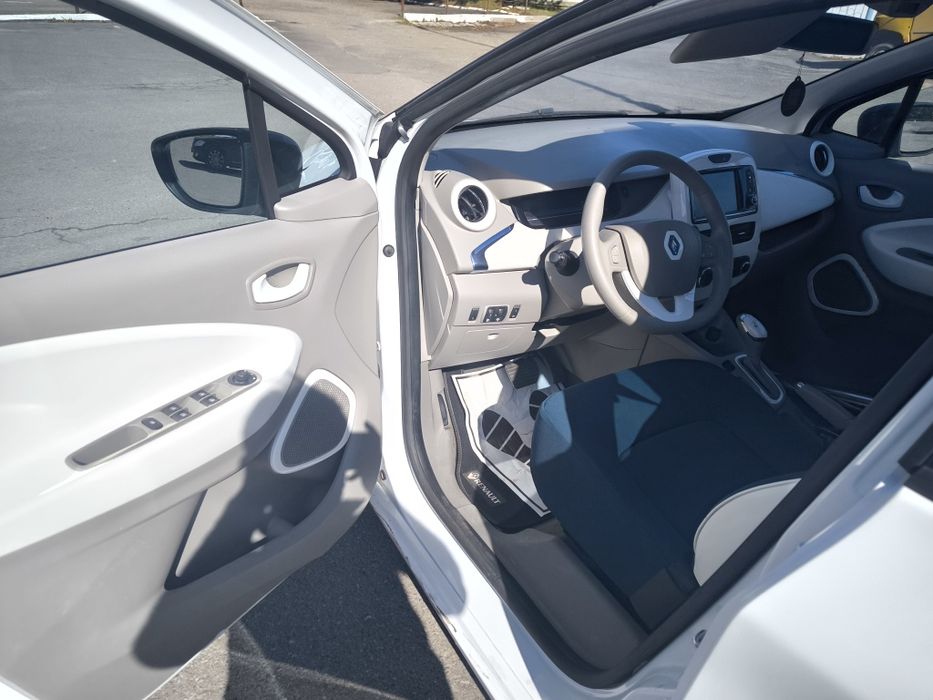 RENAULT Zoe 2013