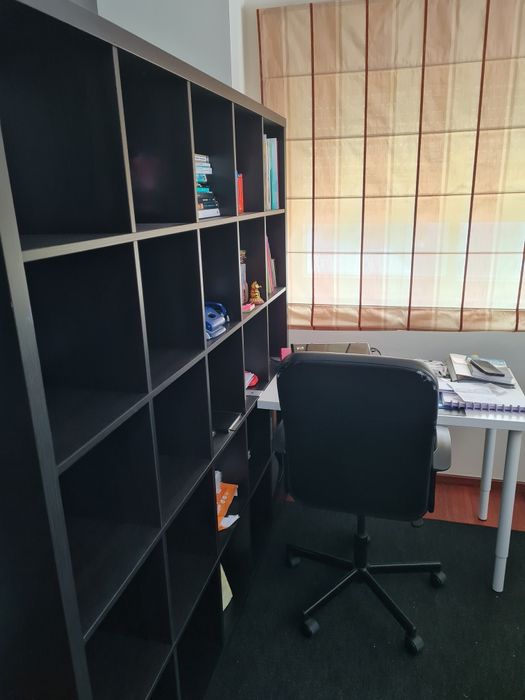 Conjunto de estante,mesa e cadeira