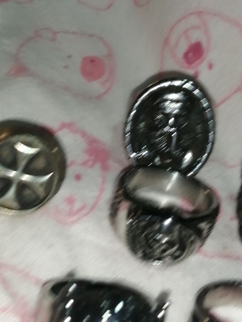 Conjunto de Vários Anéis Grossos com várias imagens