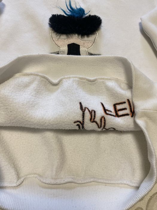 Свитшот женский.Fendi оригинал.Идеальное состояние.