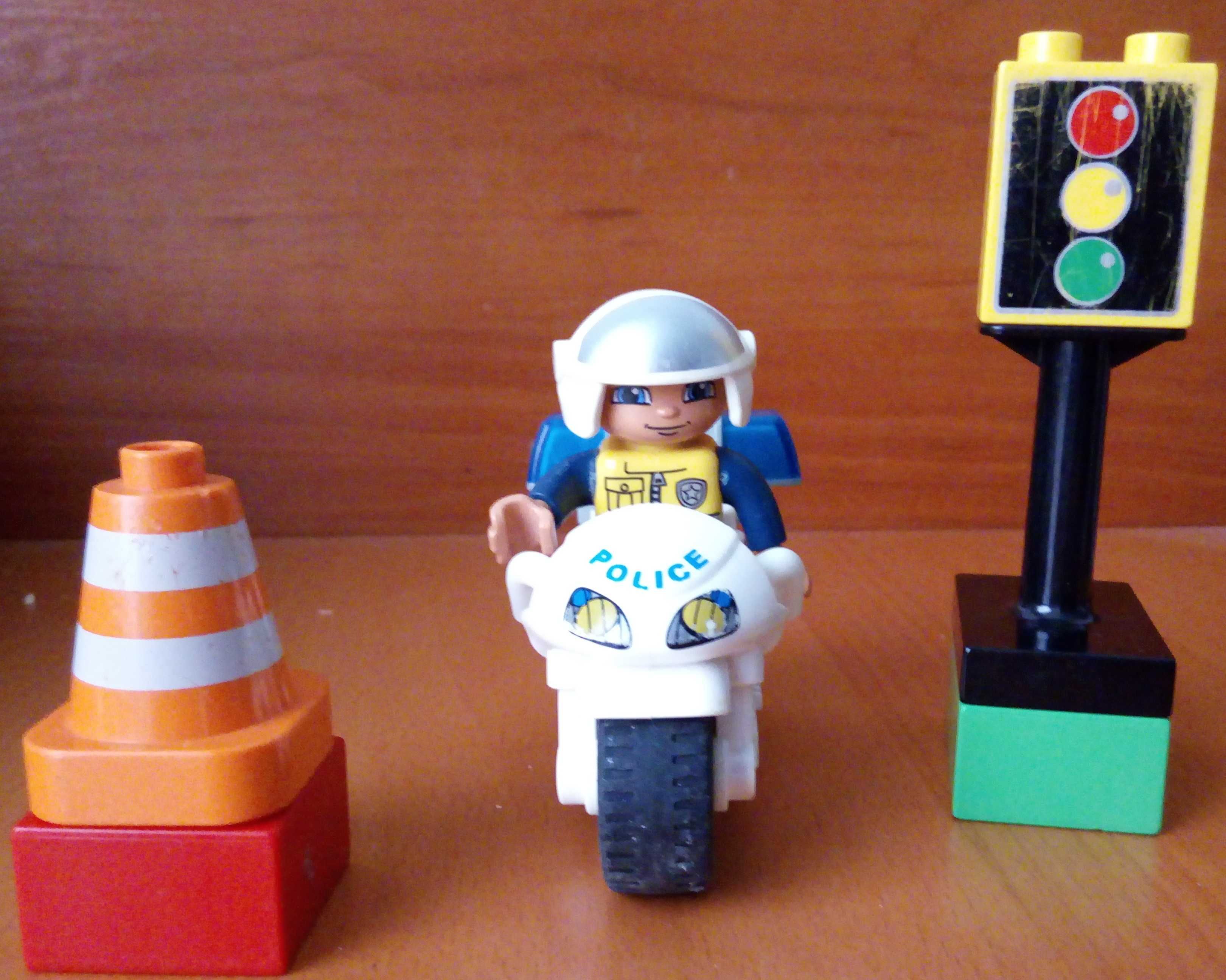 LEGO DUPLO 5679 Policjant motocykl policyjny