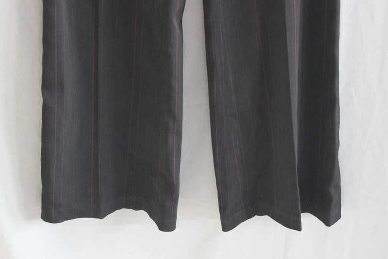 Czarne eleganckie spodnie w czerwone paski vintage retro