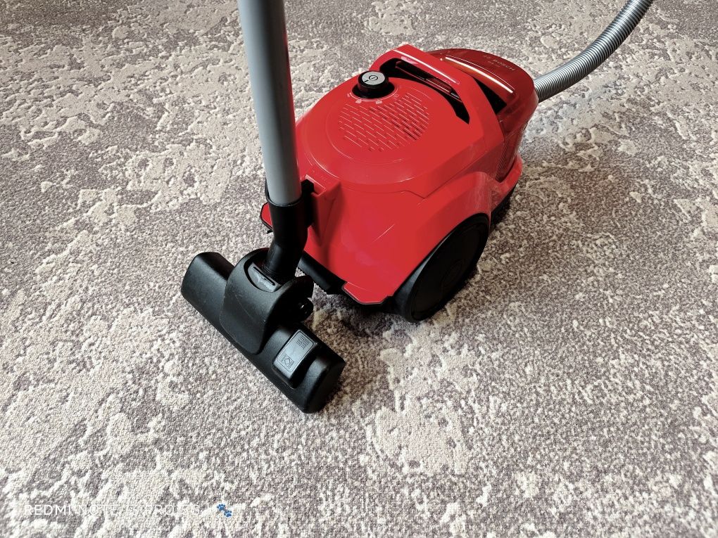 Пилосос Bosch 1700w в нормальному стані
