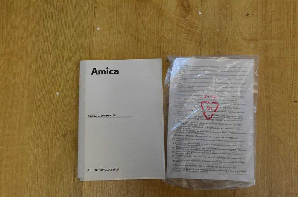 OUTLET -20% - Kuchenka Mikrofalowa AMICA AMMB25E2SGB