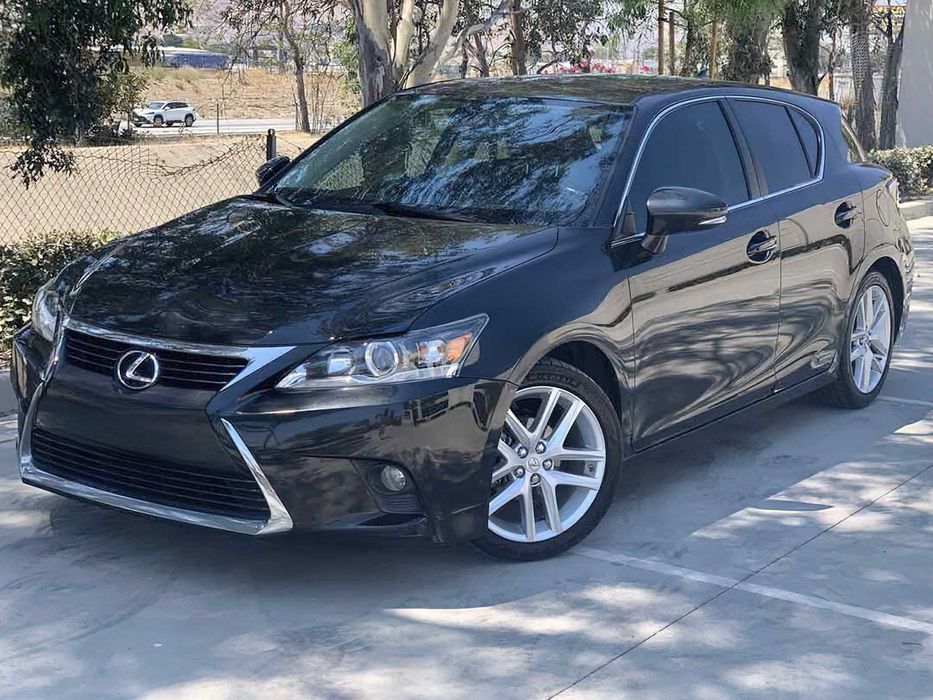 Lexus CT 200h Hybrid      2017