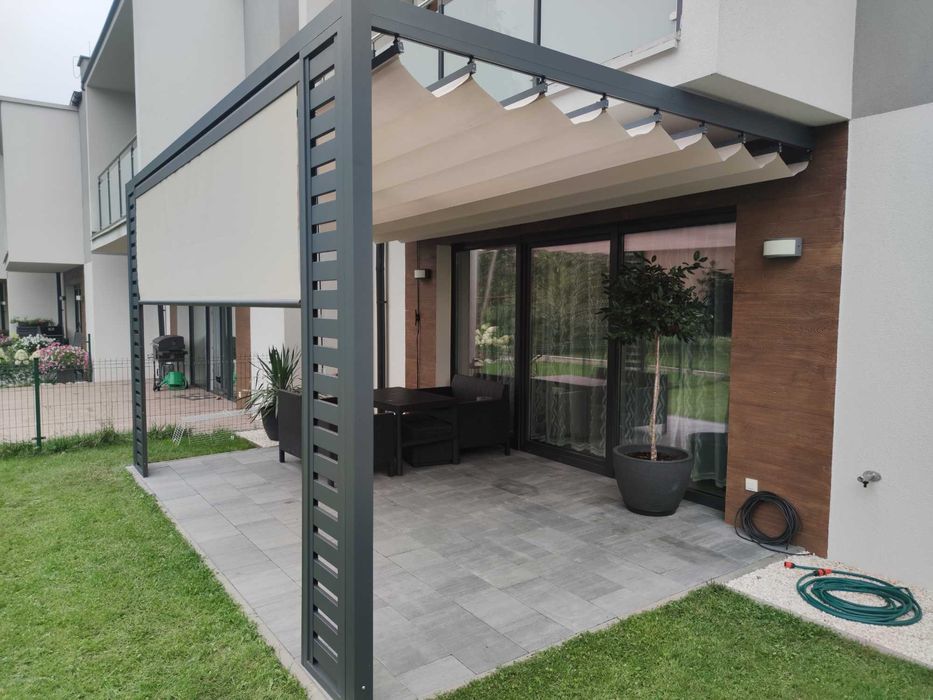 Pergola, zadaszenie tarasu, weranda z roletą na prowadnicach