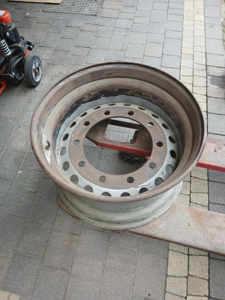 Felga naczepowa TIR