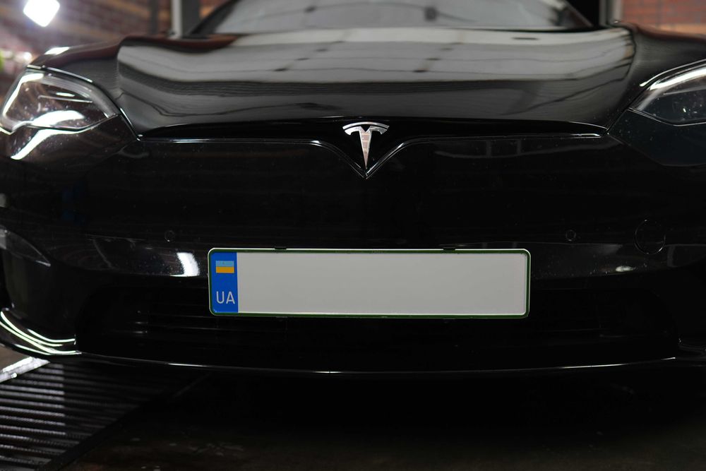Крепление под номер знак Tesla Model S X Plaid (Номерная рамка)