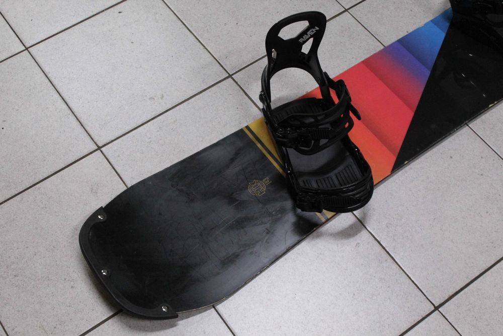 Deska Snowboard SALOMON HUCK KNIFE 143 cm + Wiązania NOWE