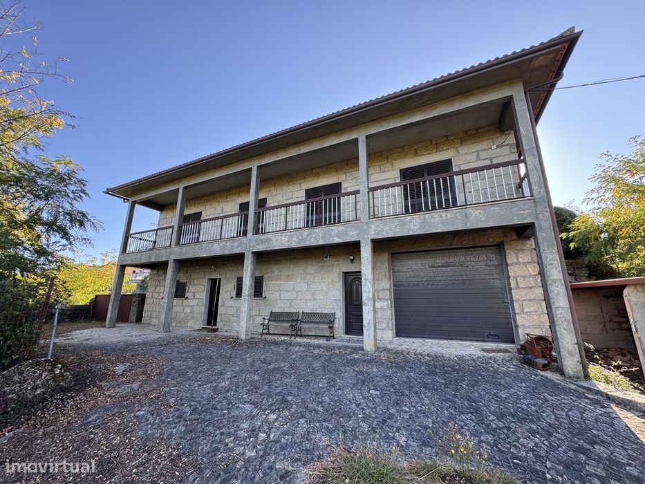 Moradia em granitoT4+2 – Vouzela