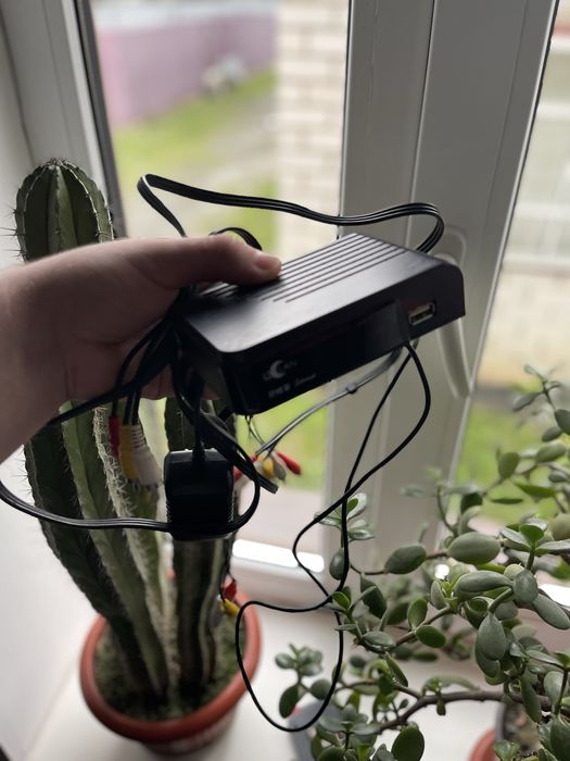 Цифровий ТВ-тюнер DVB-T2 ресивер