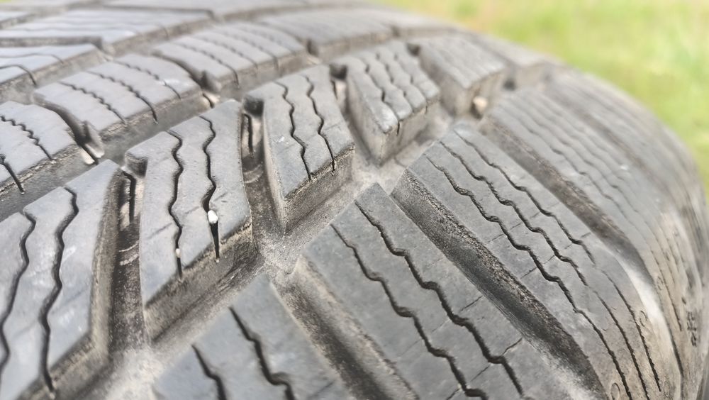 Opony zimowe 17 225/65/17 Continental 8mm okazja