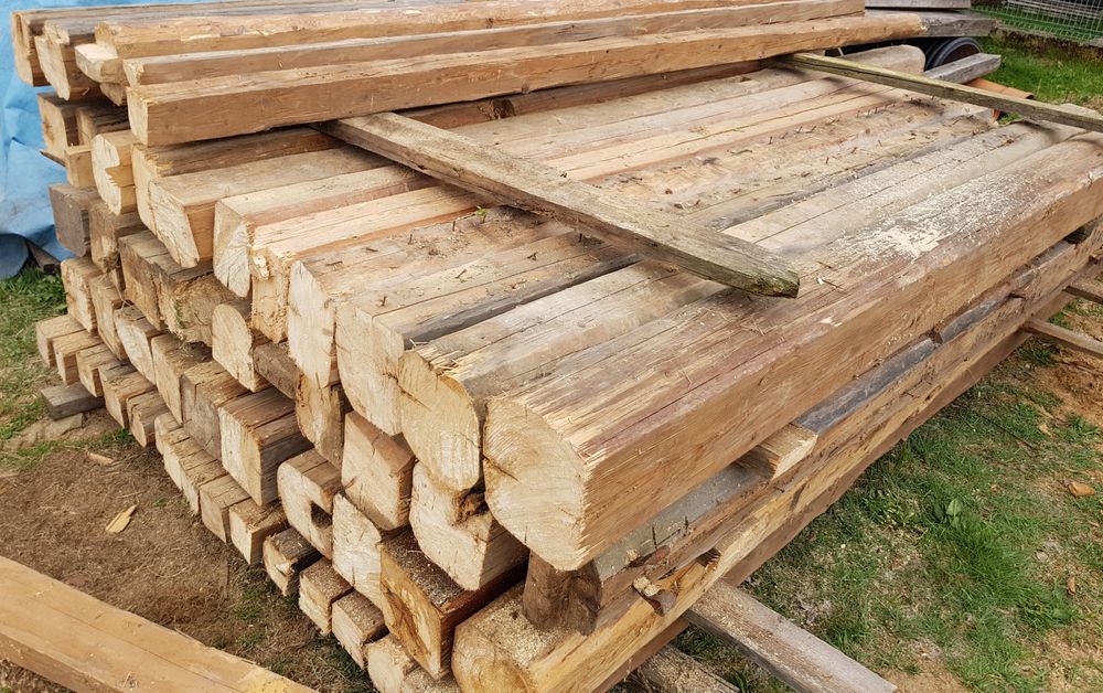 Stare drewno stodoły wiaty skup