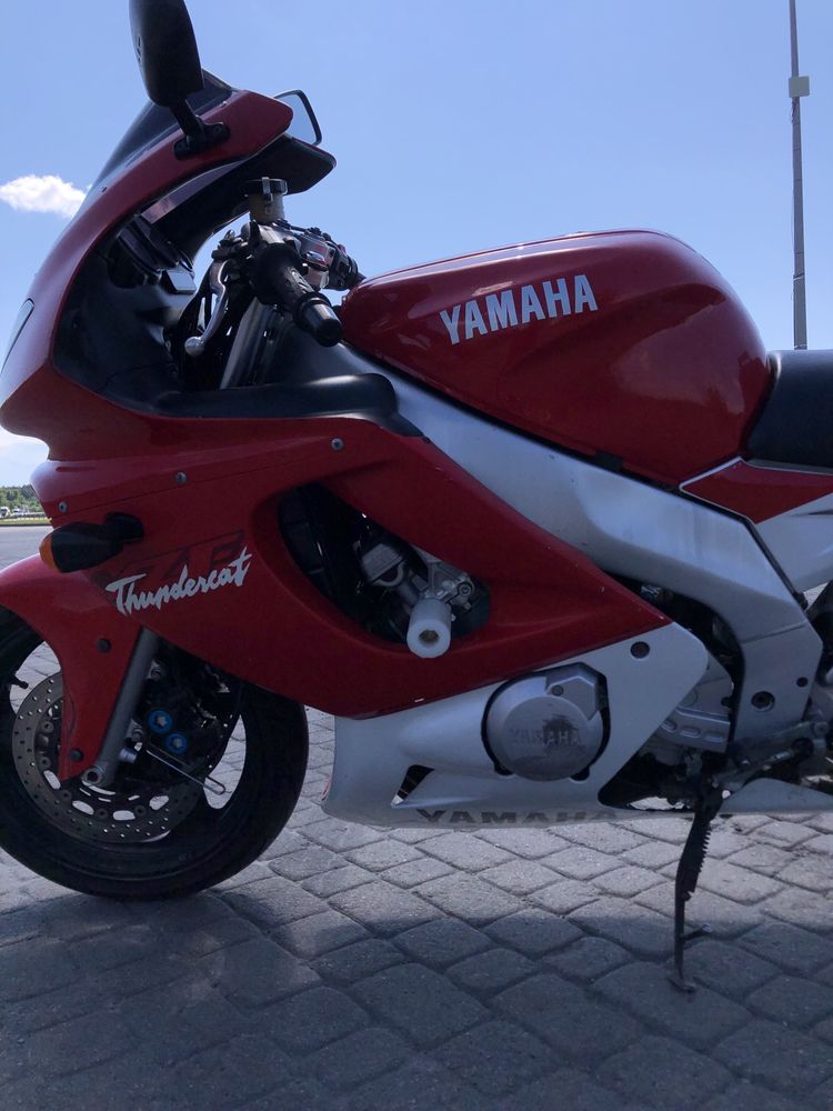 Yamaha yzf600r thundercat