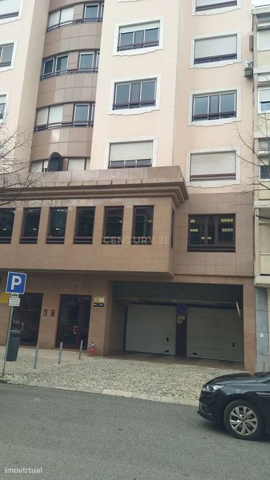 Estacionamento Interior em Lisboa com Acesso Fácil e Segurança