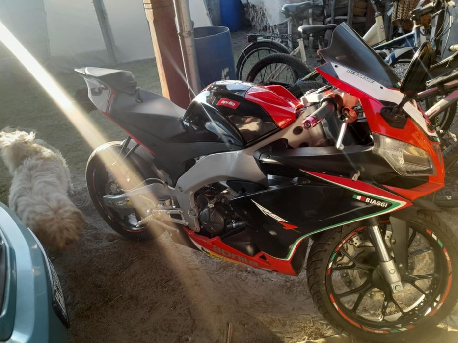 Aprilia rs4 125.