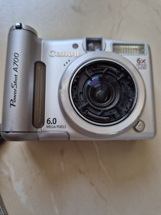 Продам фотоапарат Canon power shot A700 на запчастини