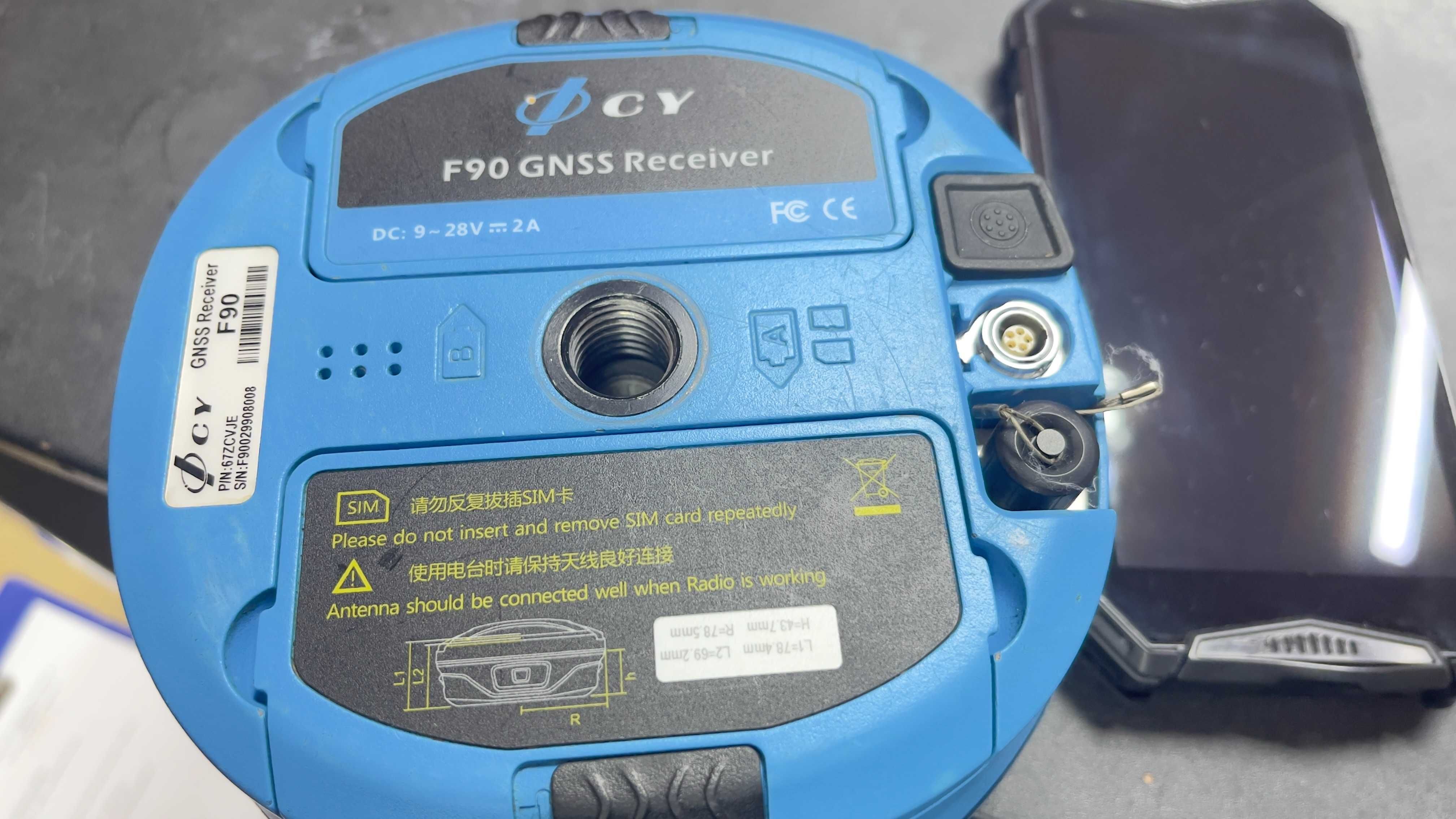 Wydajny odbiornik RTK GNSS F90 (sensor IMU nowej generacji)