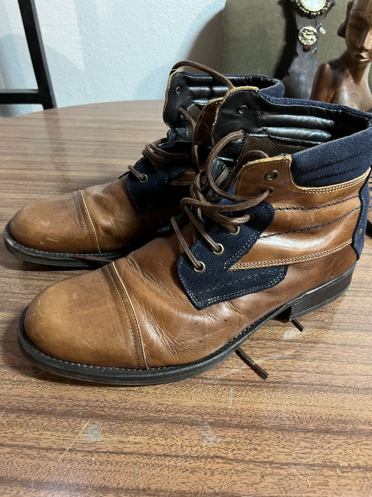 Bonitas botas em pele